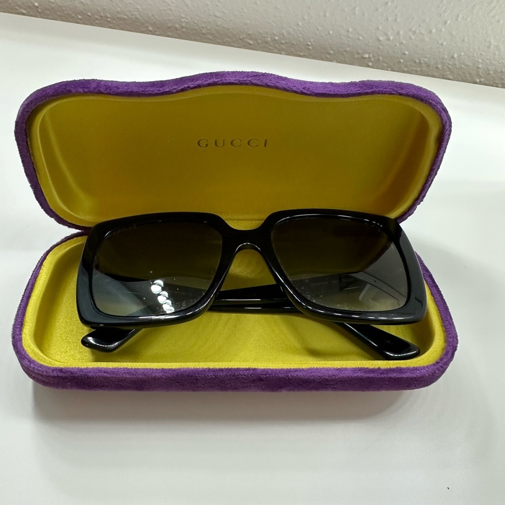 Gucci Oversized Rectangular Sunglasses - image 3